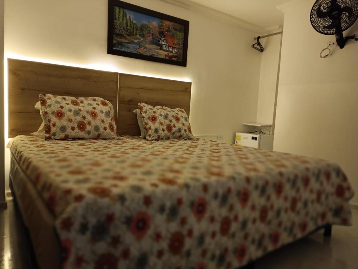 Hotel Eterna Primavera Медельїн Екстер'єр фото